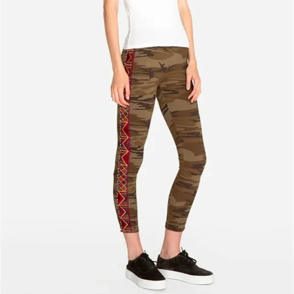 Johnny Was Marjan Camo Embroidered Leggins Size XS - Picture 2 of 12